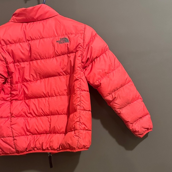 The North Face Vibrant Red Quilted Jacket - Picture 6 of 6